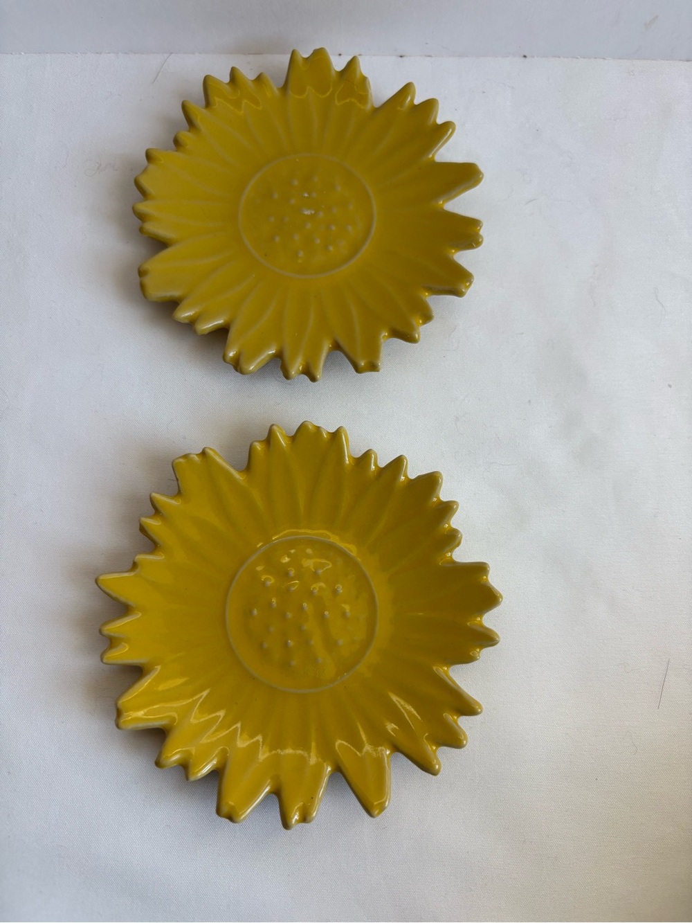 (2) Sunflower dishes